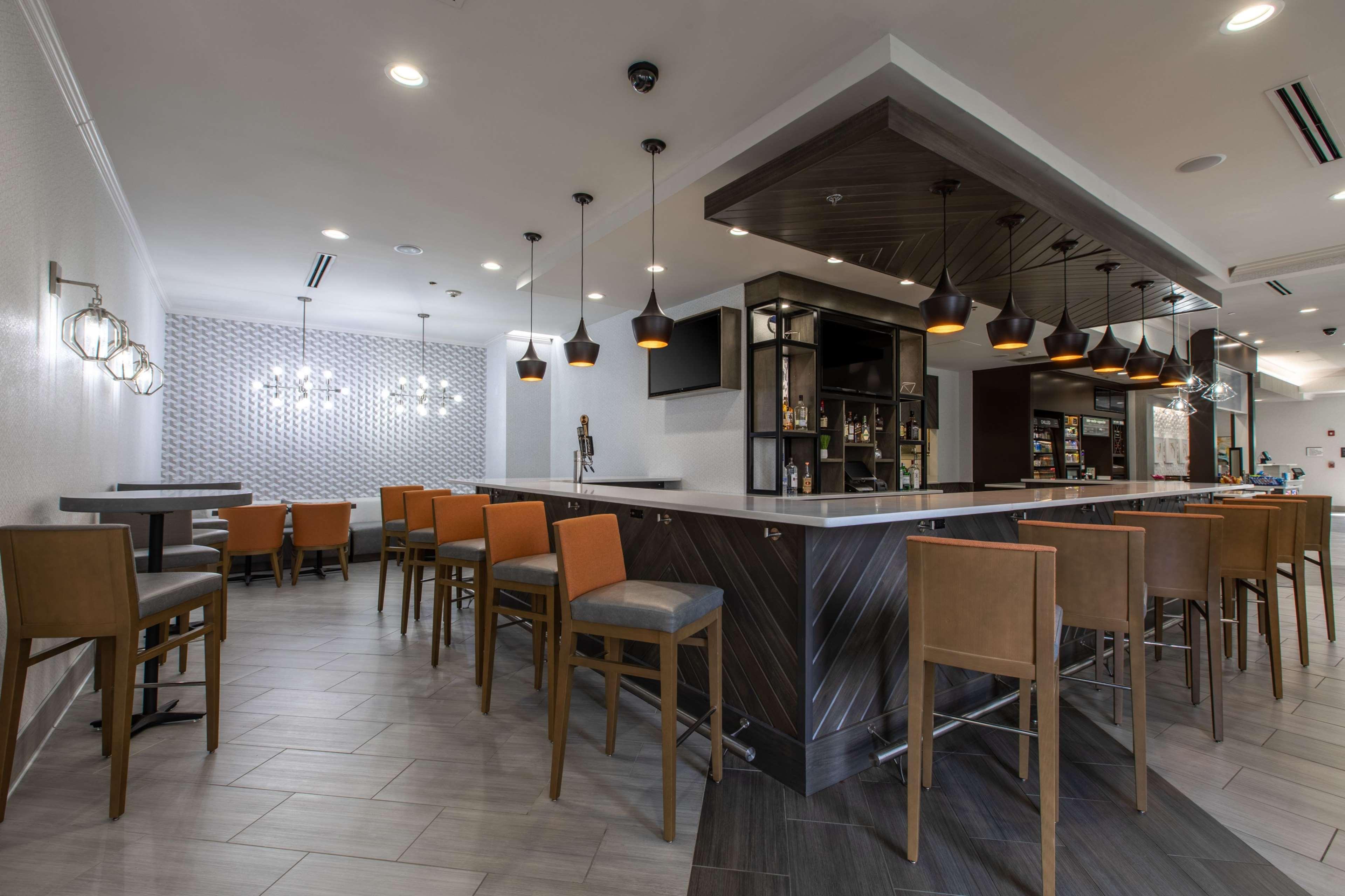 Hilton Garden Inn Линчберг Экстерьер фото