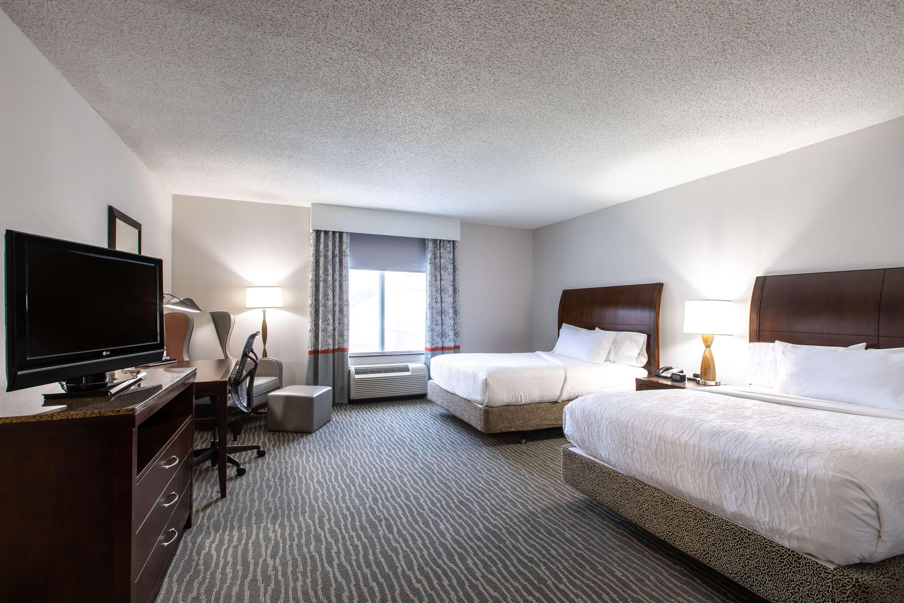 Hilton Garden Inn Линчберг Экстерьер фото