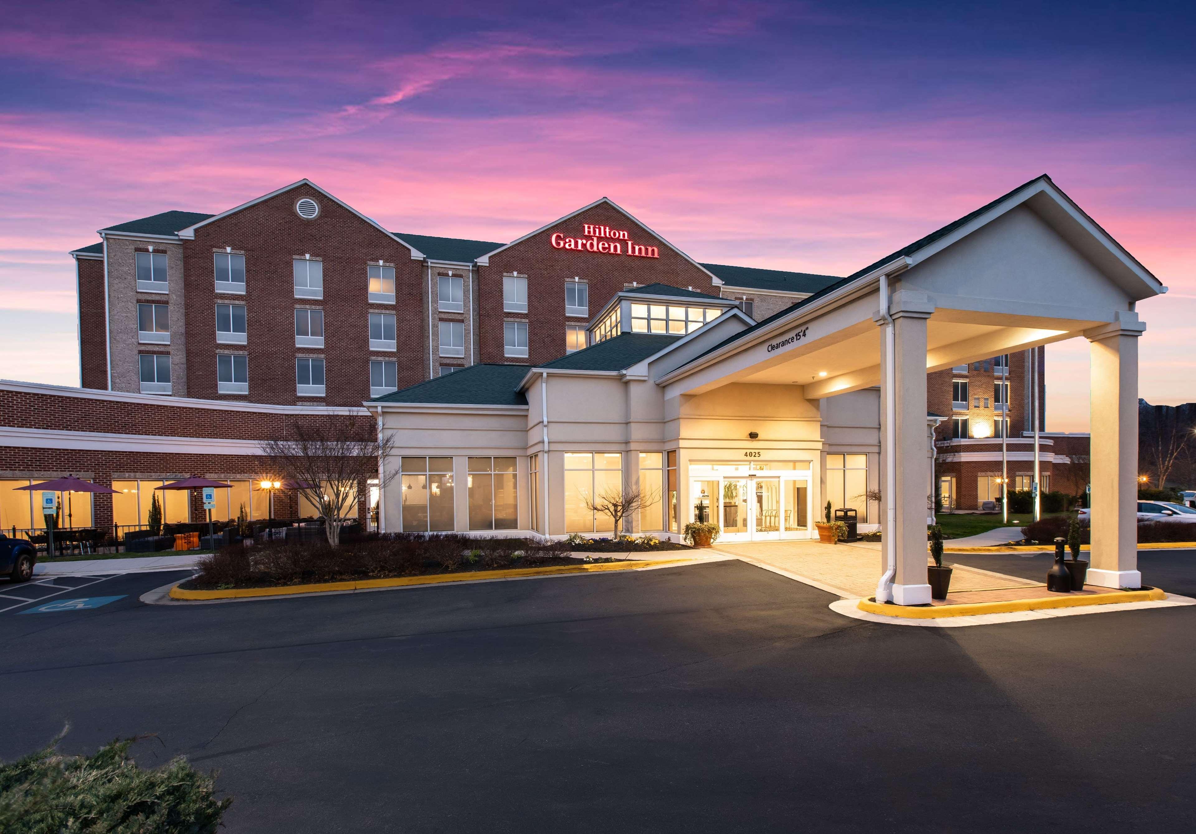 Hilton Garden Inn Линчберг Экстерьер фото