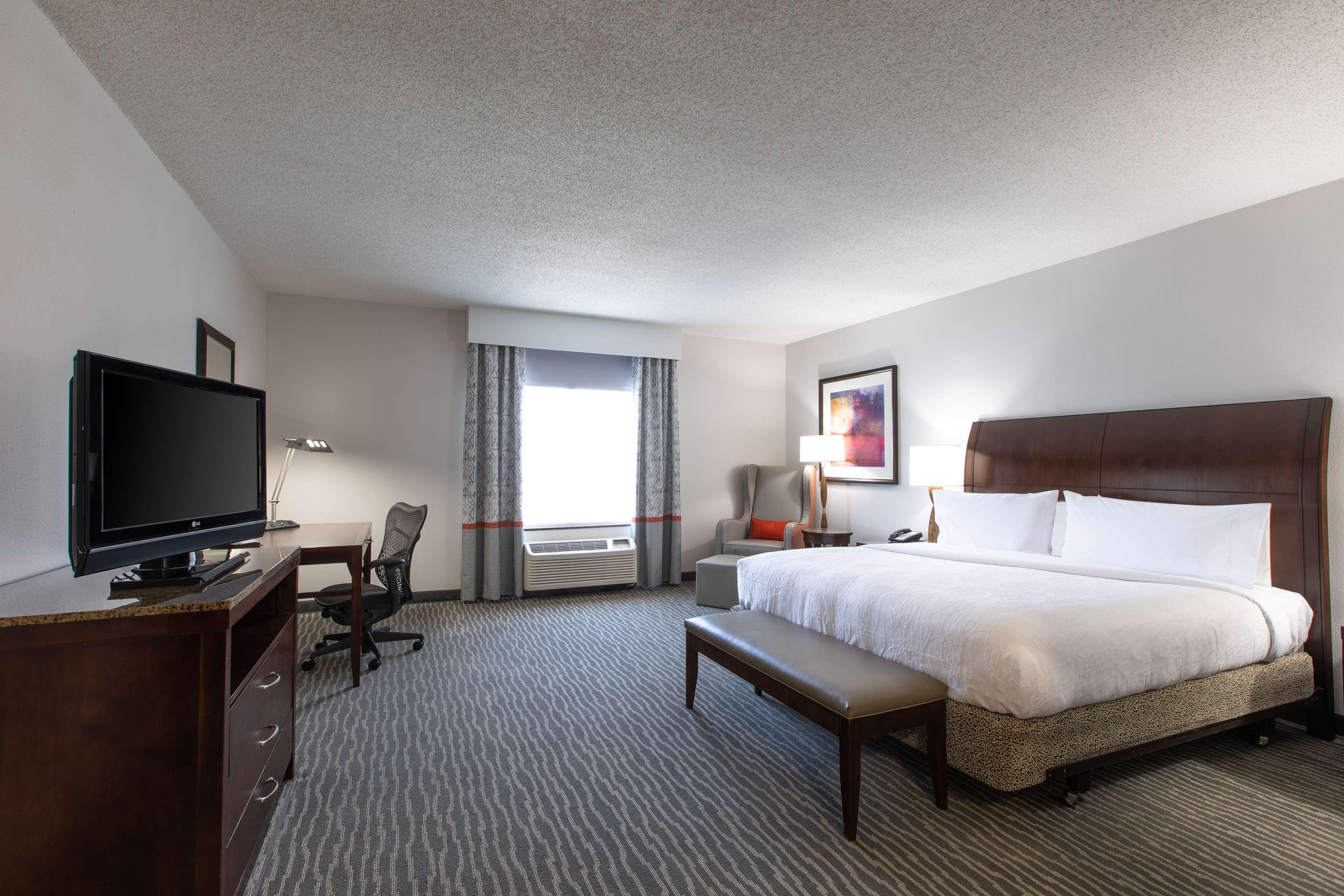 Hilton Garden Inn Линчберг Экстерьер фото