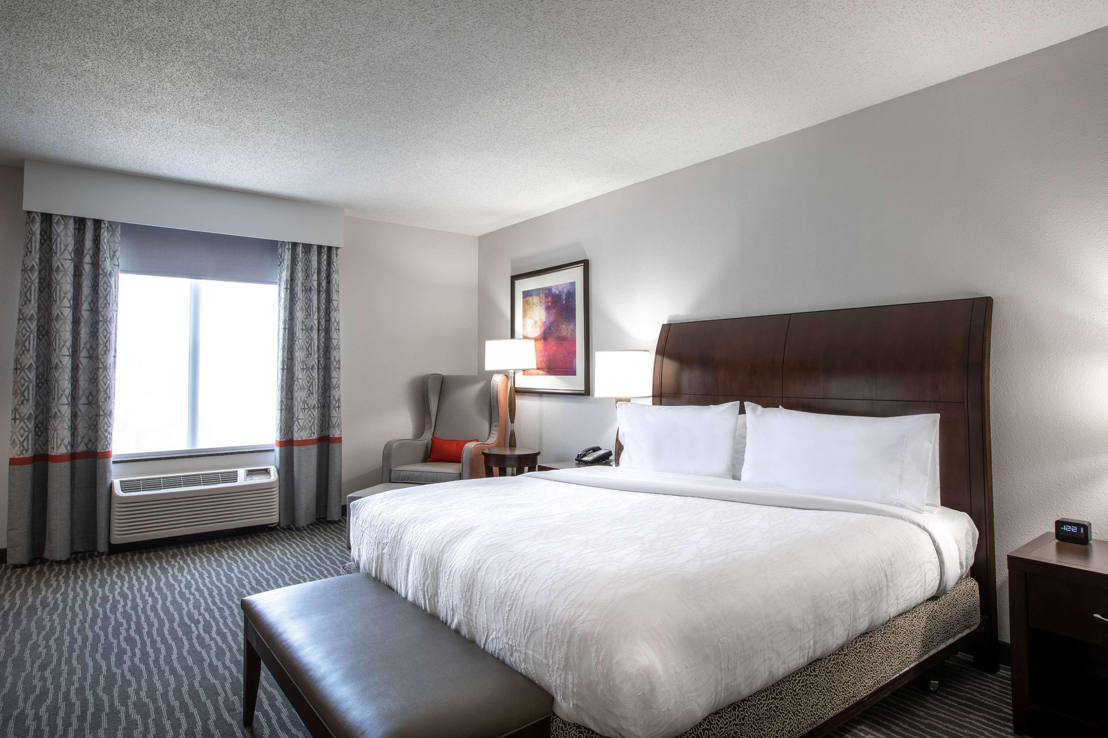 Hilton Garden Inn Линчберг Экстерьер фото