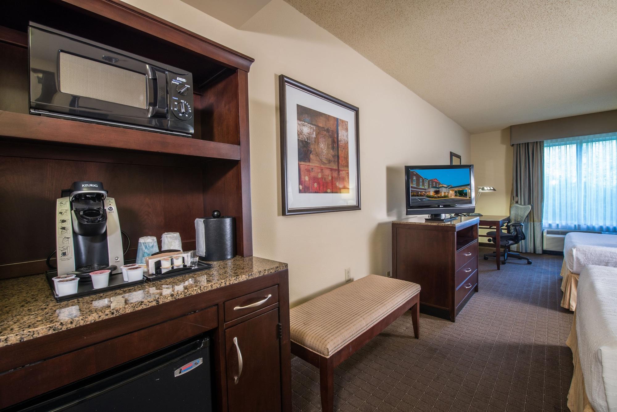 Hilton Garden Inn Линчберг Экстерьер фото