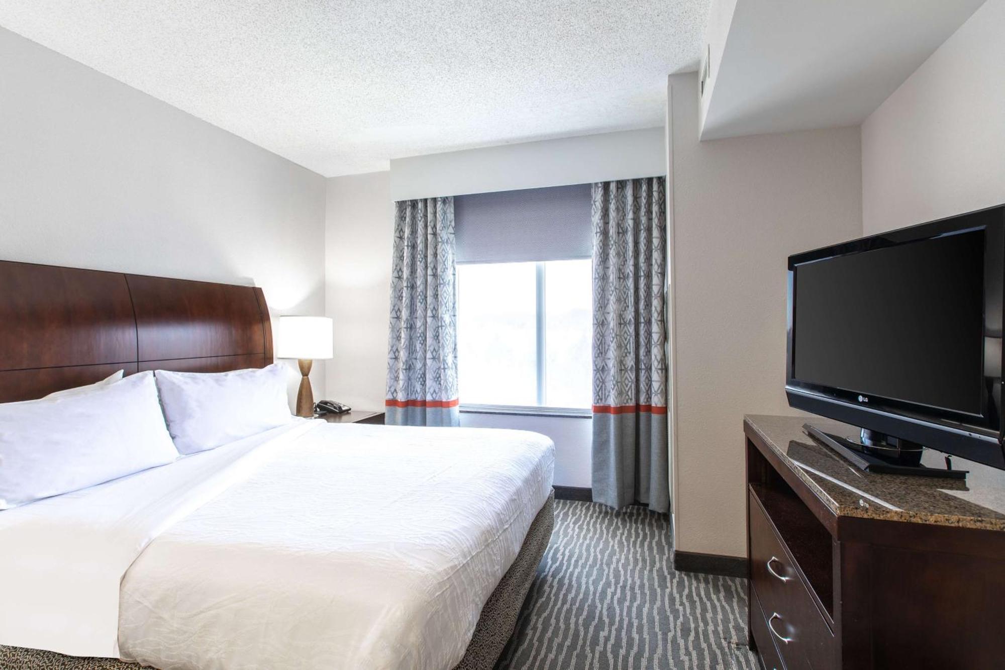 Hilton Garden Inn Линчберг Экстерьер фото