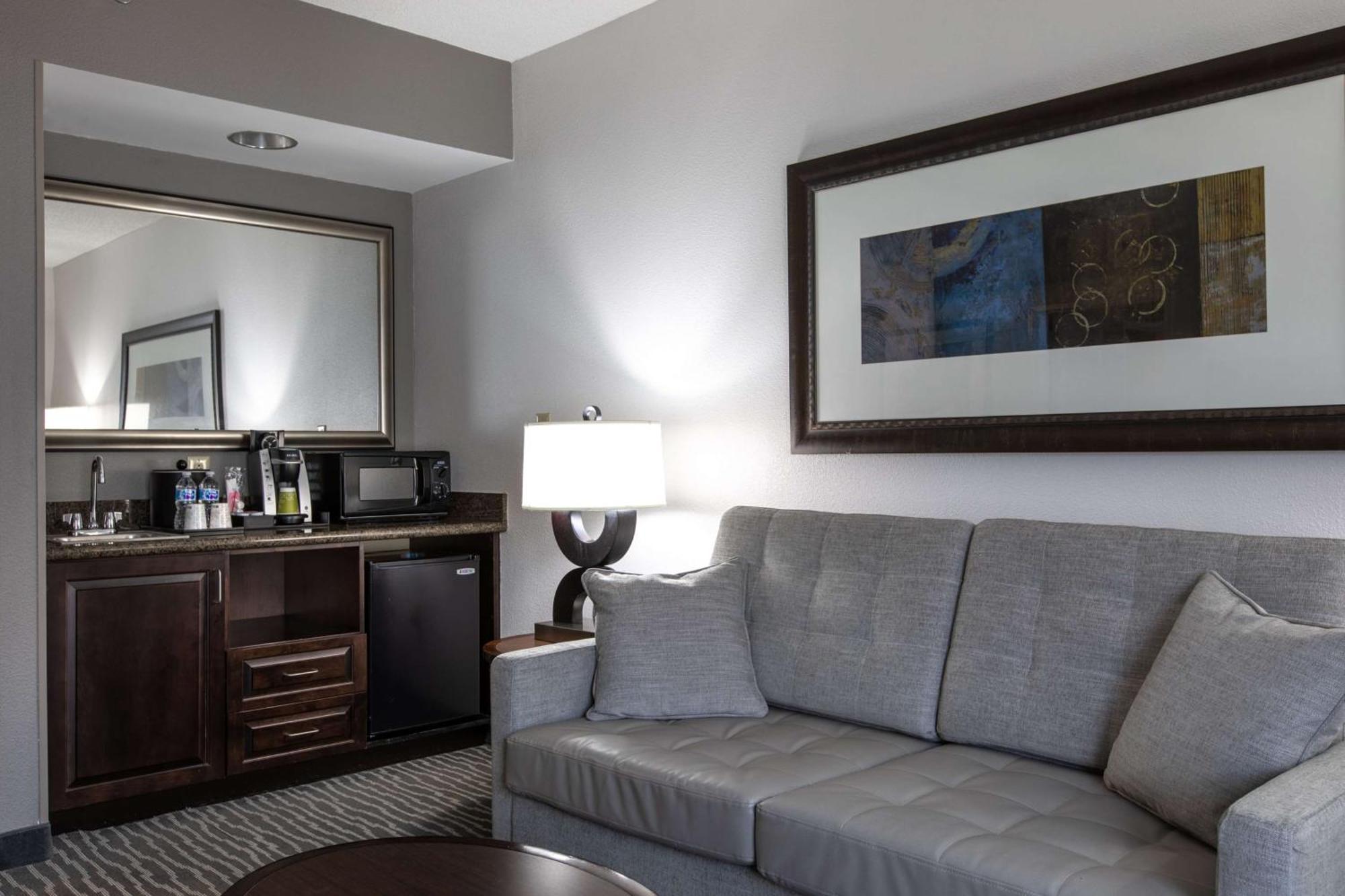 Hilton Garden Inn Линчберг Экстерьер фото