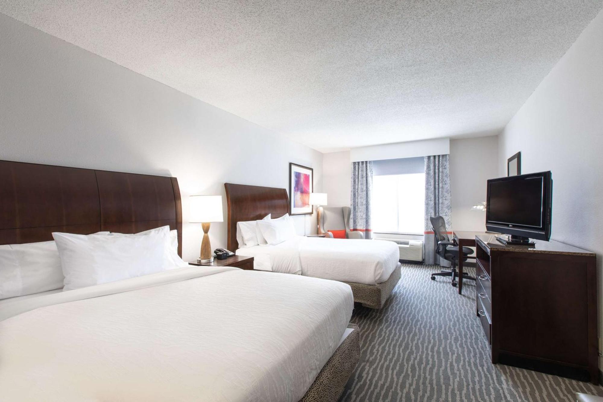 Hilton Garden Inn Линчберг Экстерьер фото